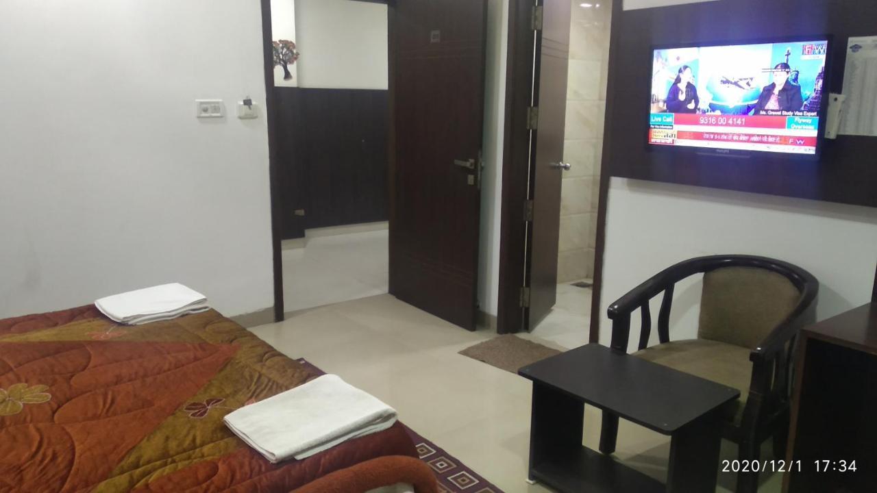 Hotel Popular Amritsar Buitenkant foto