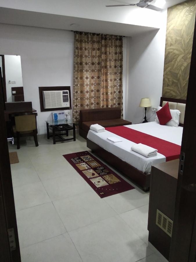 Hotel Popular Amritsar Buitenkant foto