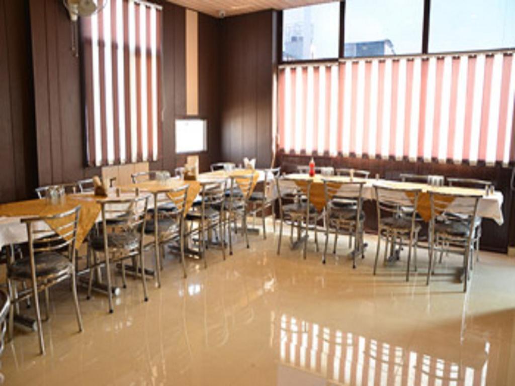 Hotel Popular Amritsar Buitenkant foto