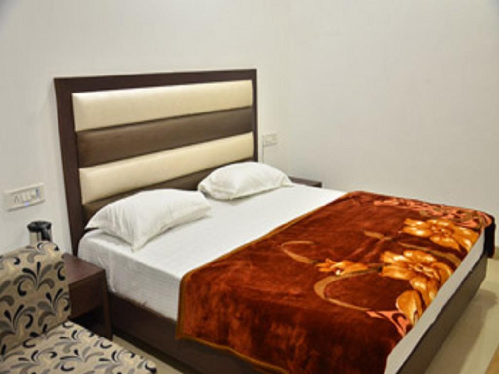 Hotel Popular Amritsar Kamer foto