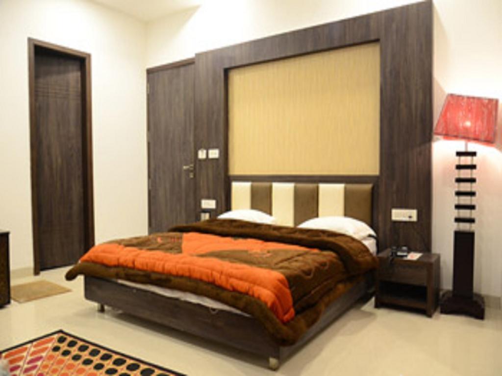 Hotel Popular Amritsar Kamer foto