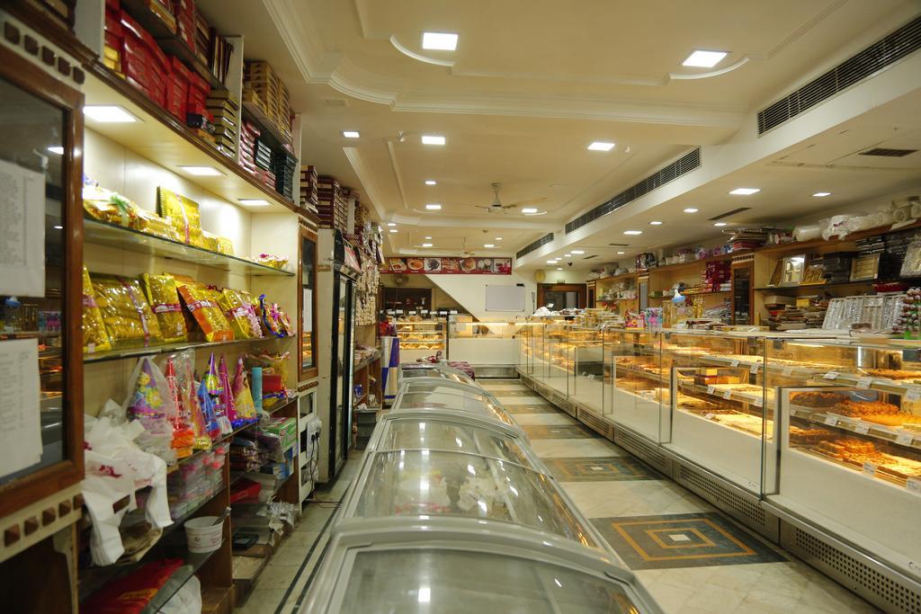 Hotel Popular Amritsar Buitenkant foto