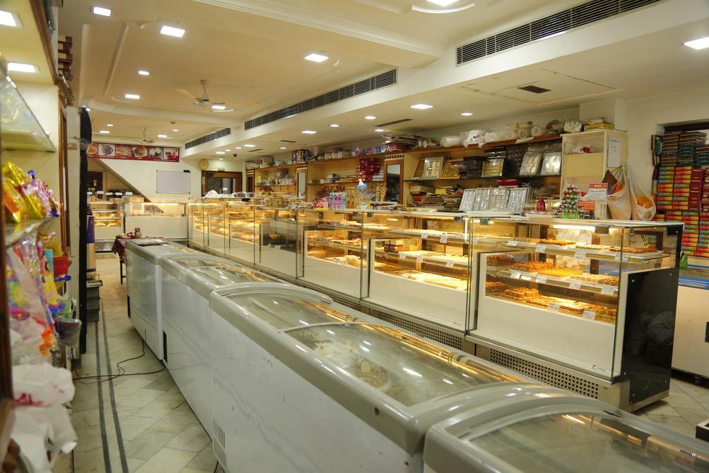 Hotel Popular Amritsar Buitenkant foto